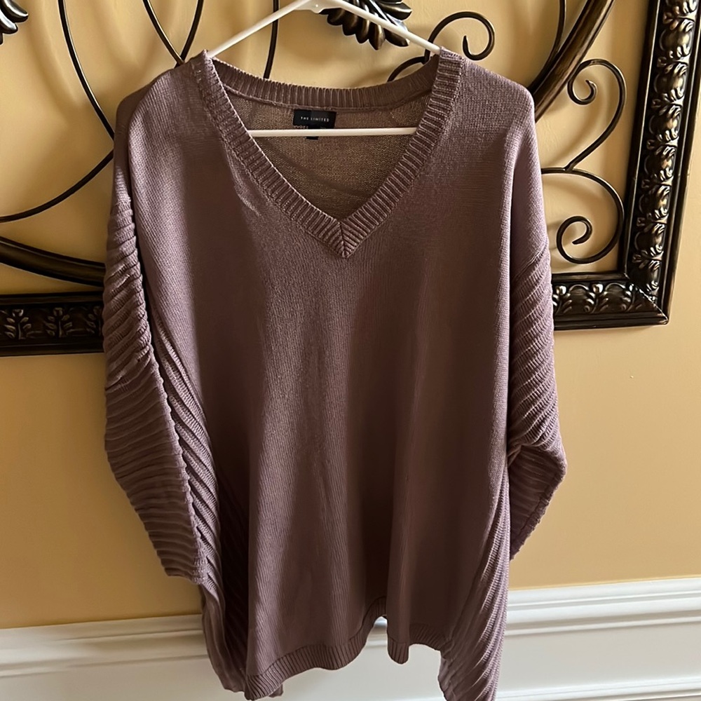 Beautiful blouse (sweatshirt) oversized.